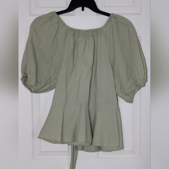 Wrap Top from Universal Thread (1X) - Picture 2 of 5